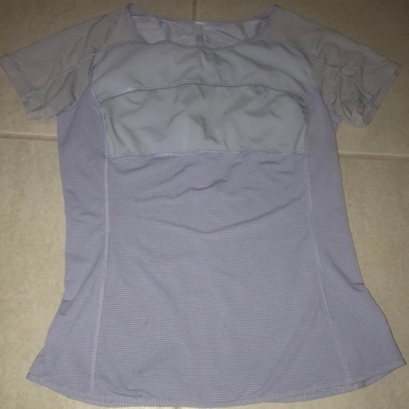 Lululemon Women’s Running shirt - Sz 6 - Picture 2 of 8